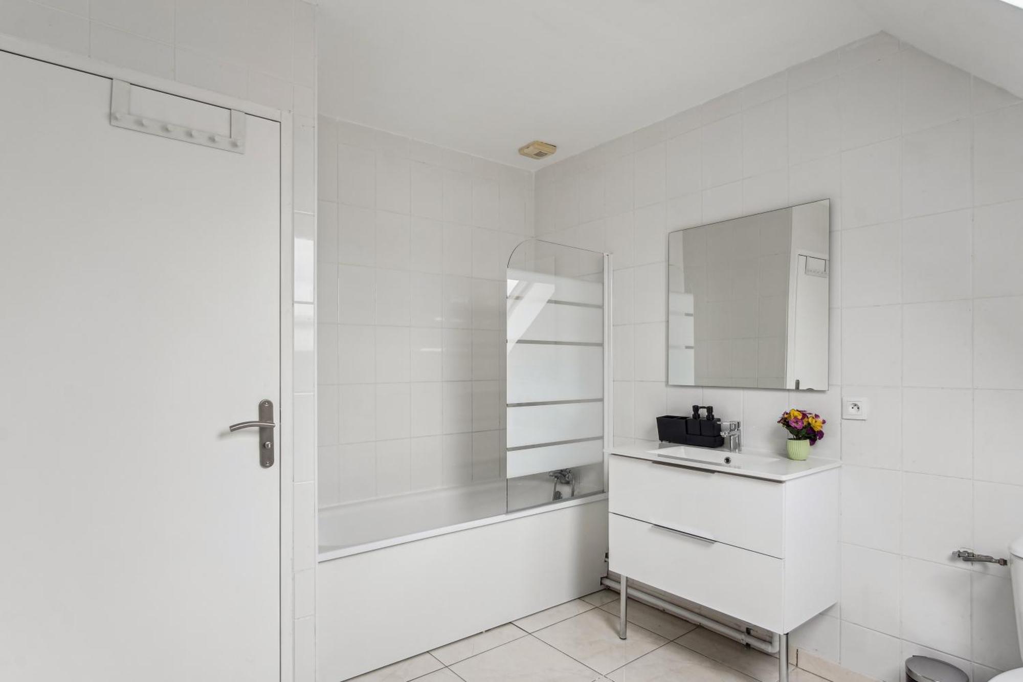 Chic Friendly And Spacious House Apartment *
