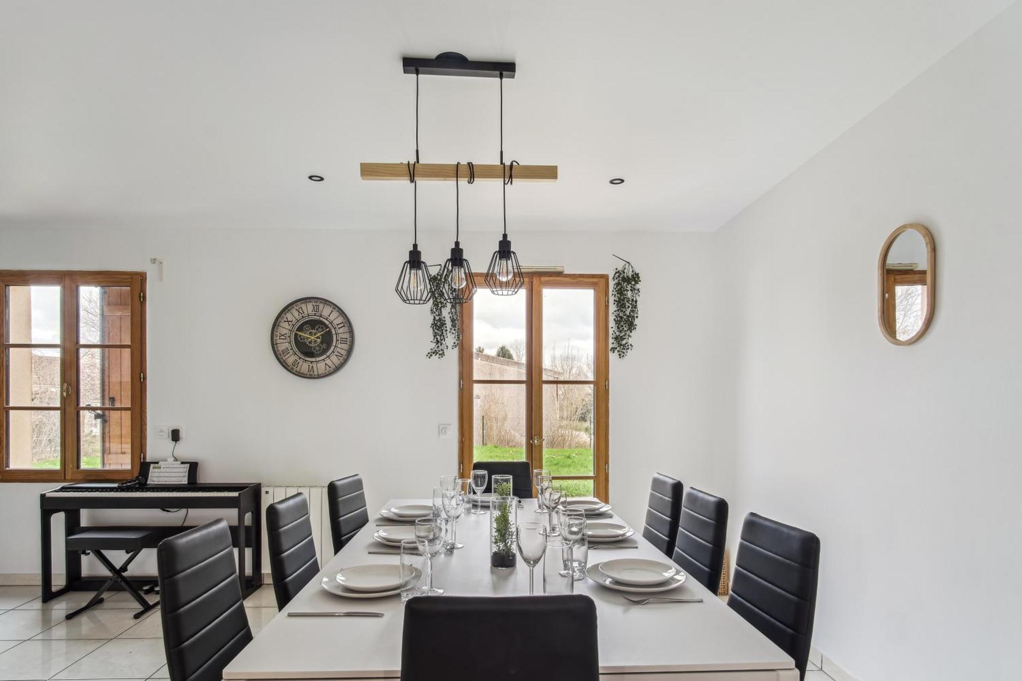 Chic Friendly And Spacious House *