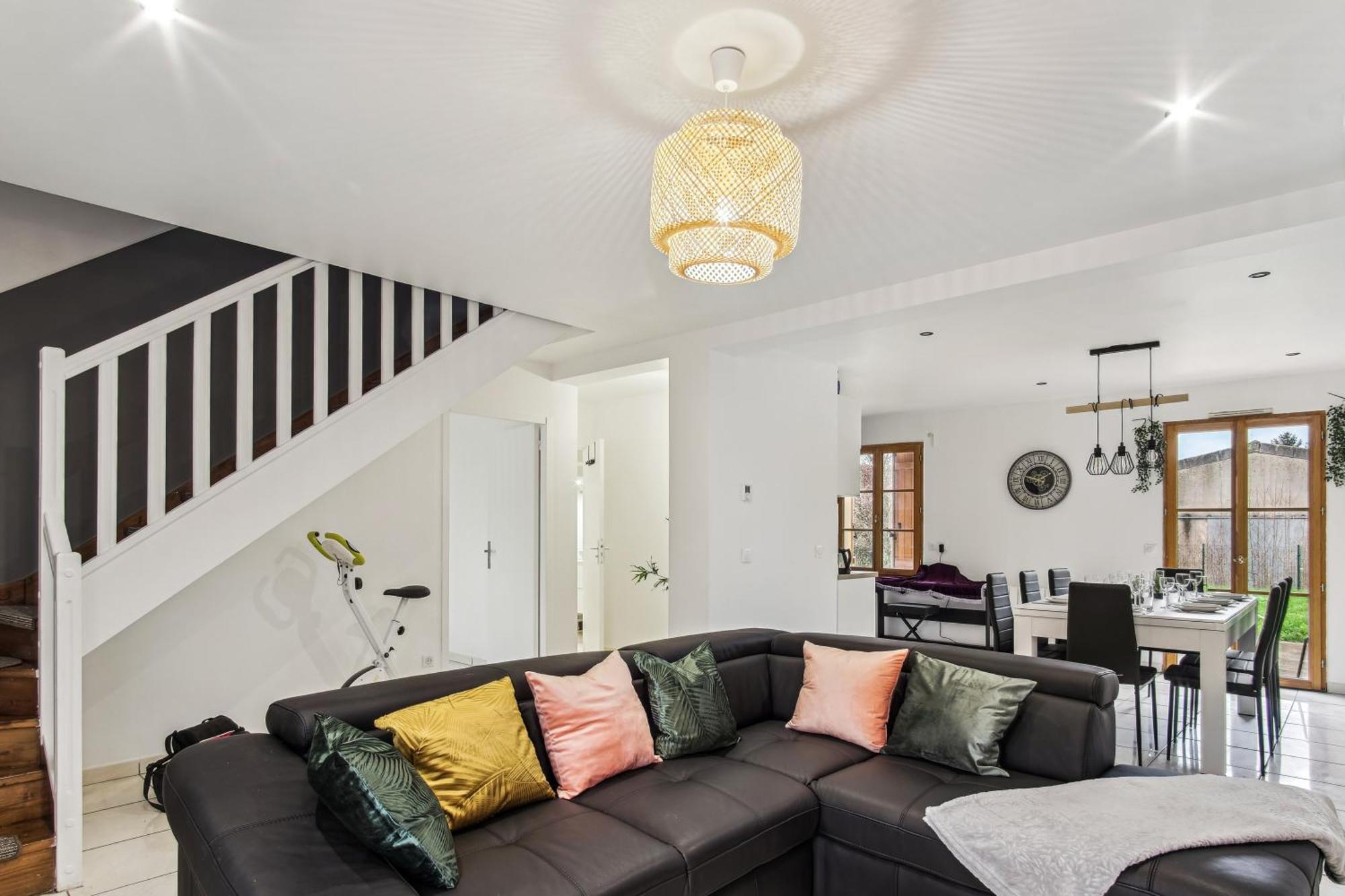 Apartment Chic Friendly And Spacious House Meaux