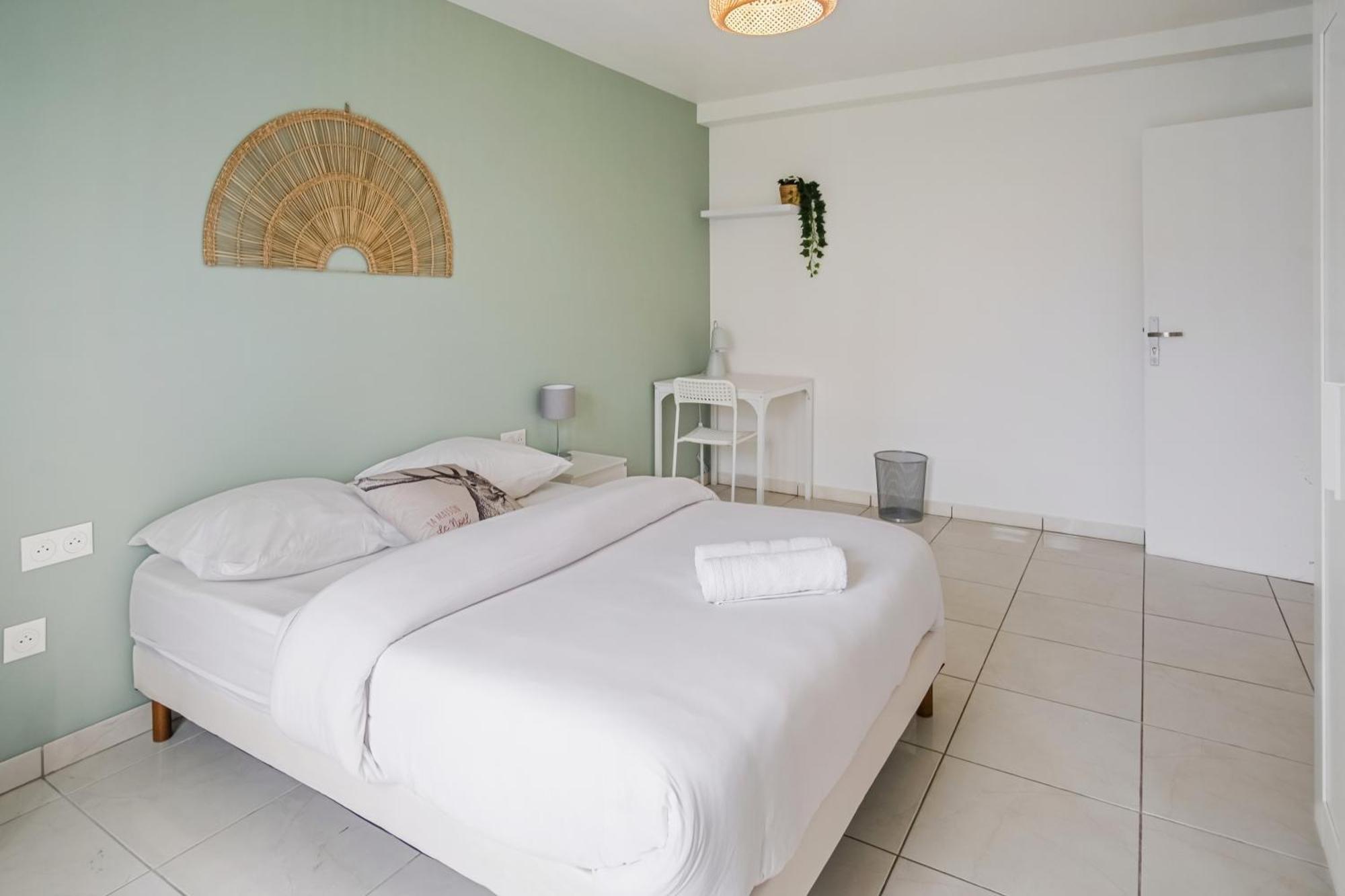 Chic Friendly And Spacious House Apartment *